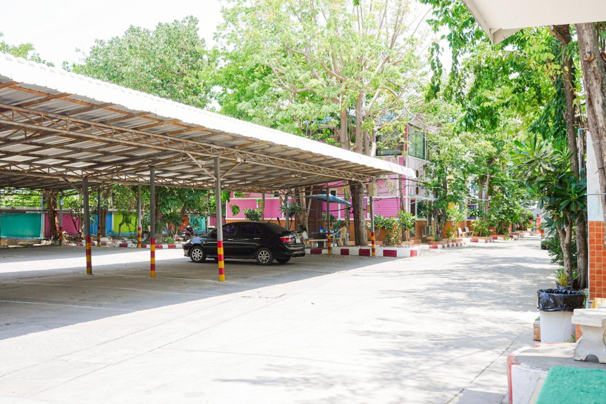 Rak Kun Resort 2 Nakhon Sawan Exterior photo