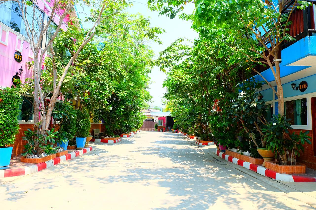 Rak Kun Resort 2 Nakhon Sawan Exterior photo